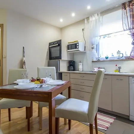 Emma Apartmán